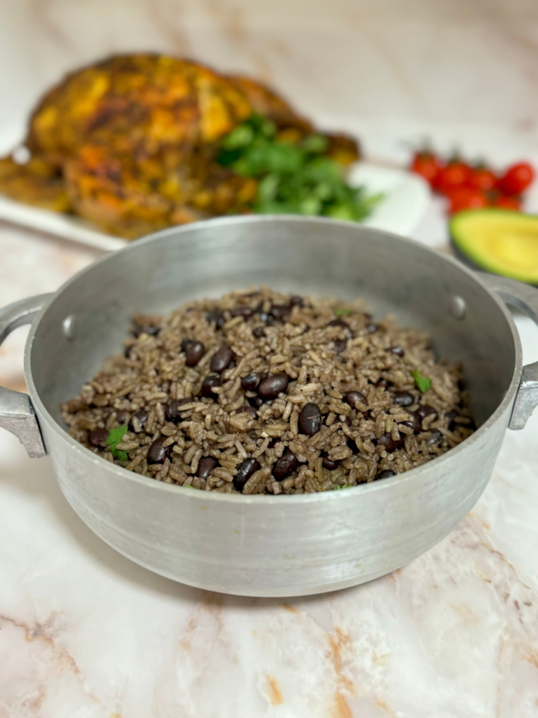 Arroz Moro (Congri/ Moros y Cristianos) Cuban black rice and beans