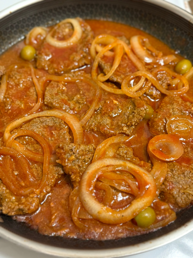 Bistec encebollado, Puerto Rican steak and onions
