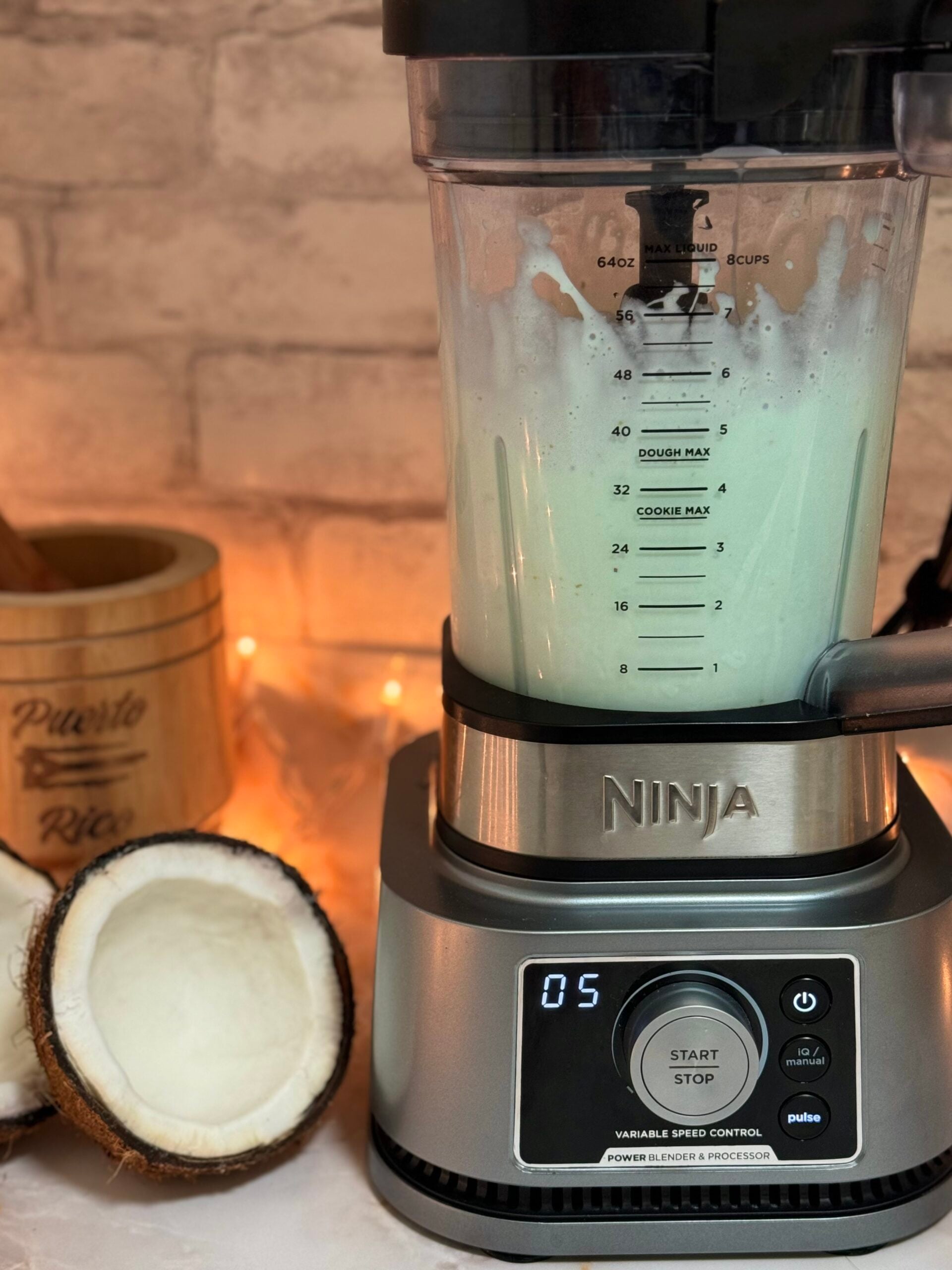 coquito de pistachio in blender