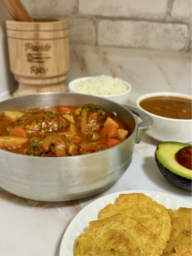 Pollo Guisado