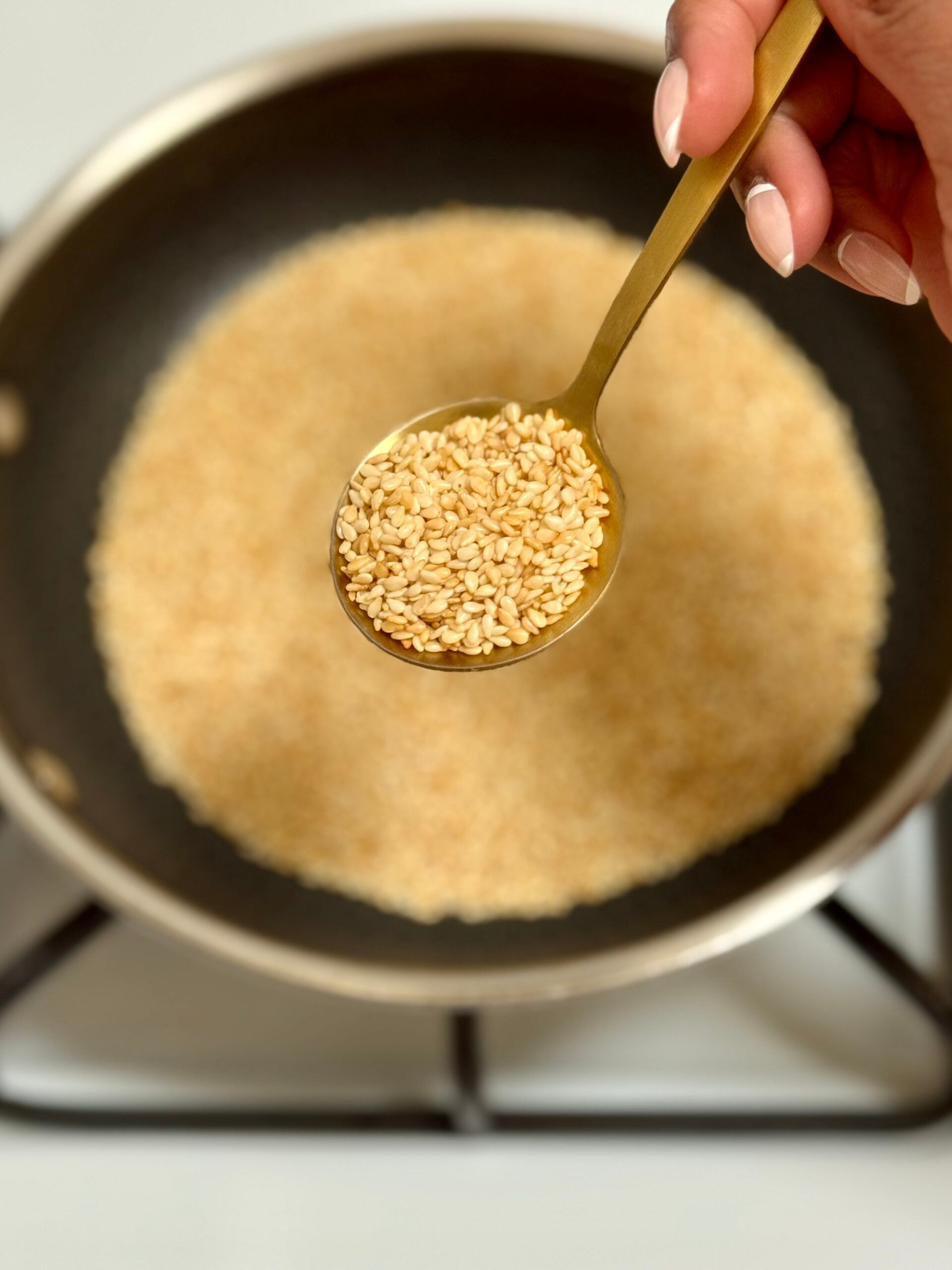 toasted sesame seeds