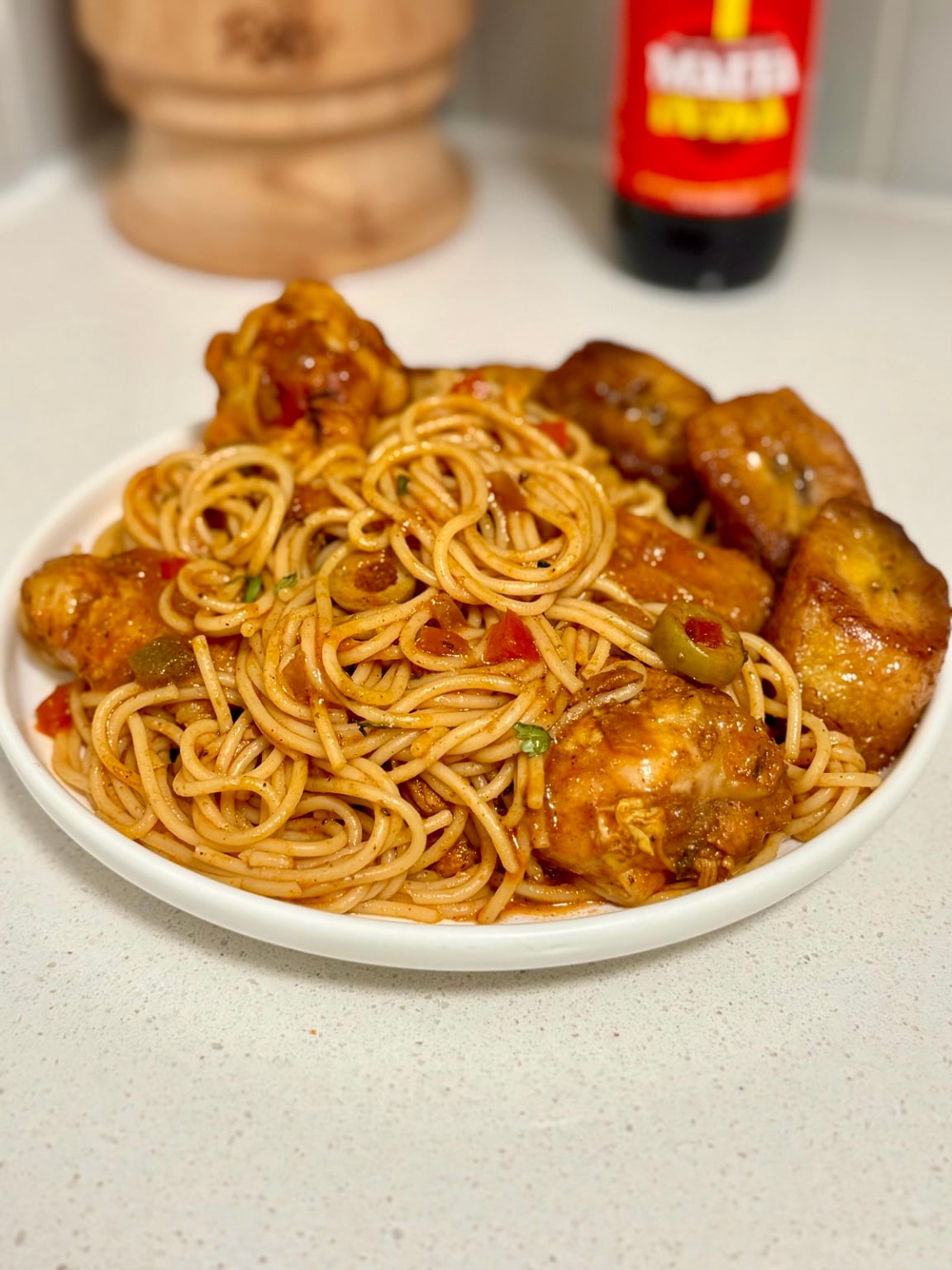 Espagueti con Pollo (Puerto Rican Spaghetti with Chicken)
